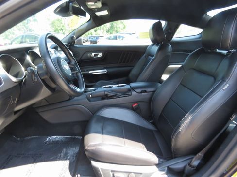 Used 2022 Ford Mustang Premium image 11