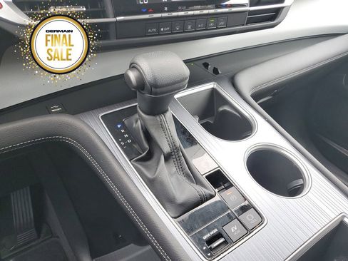 Used 2025 Toyota Sienna LE image 24