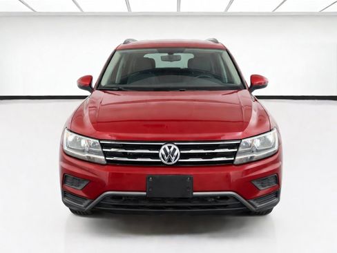 Used 2019 Volkswagen Tiguan SE FWD image 2
