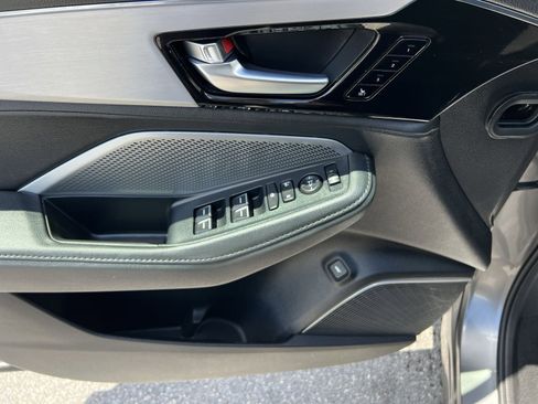 Used 2025 Acura MDX SH-AWD image 23