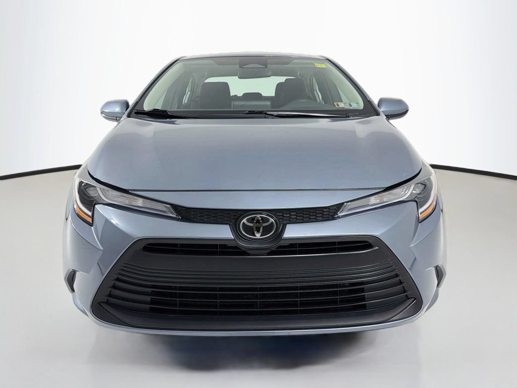 Used 2024 Toyota Corolla LE FWD image 2