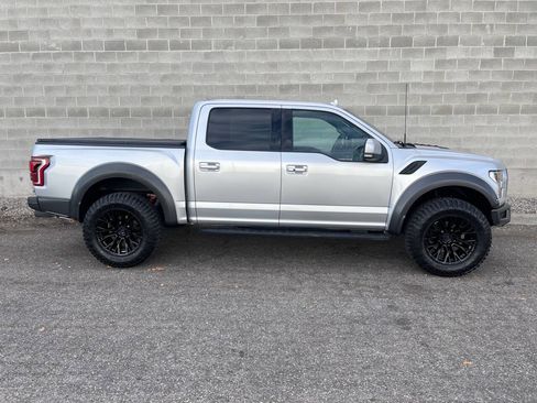 Used 2019 Ford F150 Raptor w/ Equipment Group 802A Luxury AWD/4WD image 6