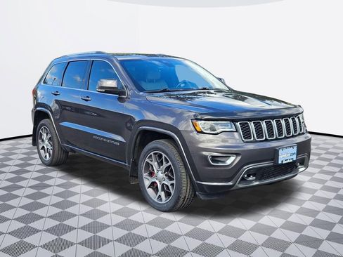 Used 2018 Jeep Grand Cherokee Limited AWD/4WD image 8