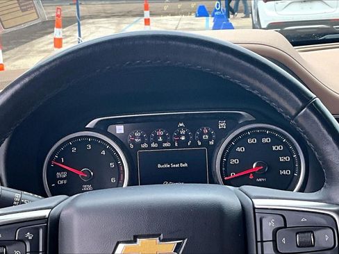 Used 2021 Chevrolet Suburban Premier AWD/4WD image 21