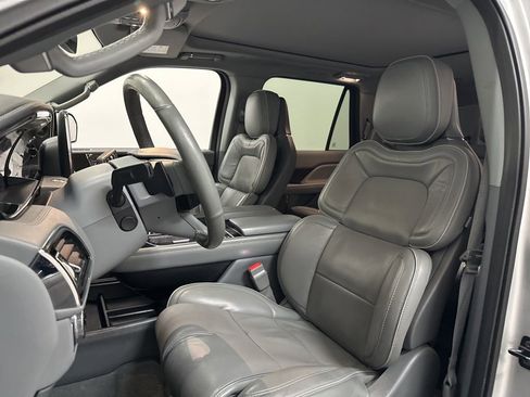 Used 2019 Lincoln Navigator Reserve AWD/4WD image 28