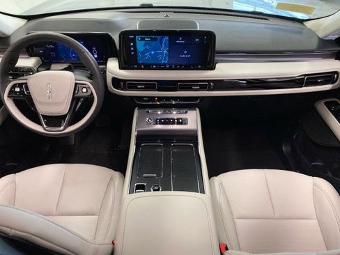 New 2026 Lincoln Aviator AWD w/ Jet Appearance Package image 11