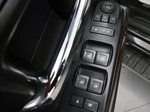 Used 2019 GMC Sierra 2500 SLT w/ Driver Alert Package AWD/4WD image 14