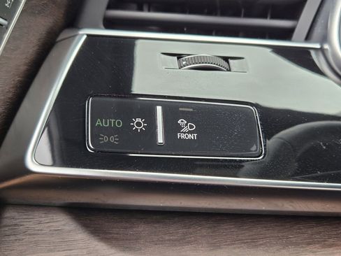 Certified 2025 Audi Q8 Prestige image 27