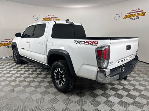 Used 2021 Toyota Tacoma TRD Off-Road image 3