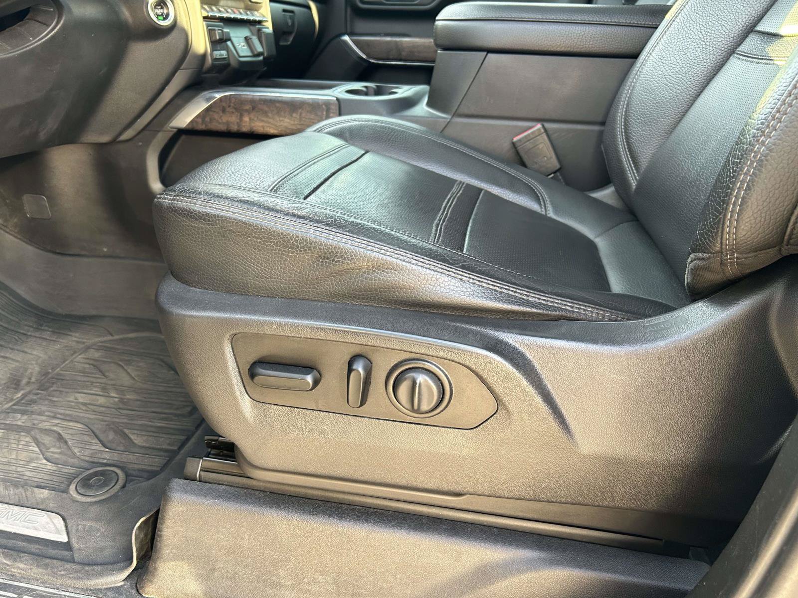 Used 2020 GMC Sierra 2500 Denali w/ Denali Ultimate Package AWD/4WD image 18