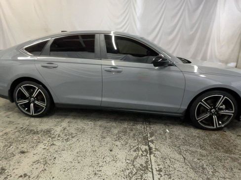 Used 2025 Honda Accord Sport image 5