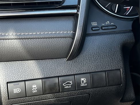 Used 2023 Toyota Camry SE image 20