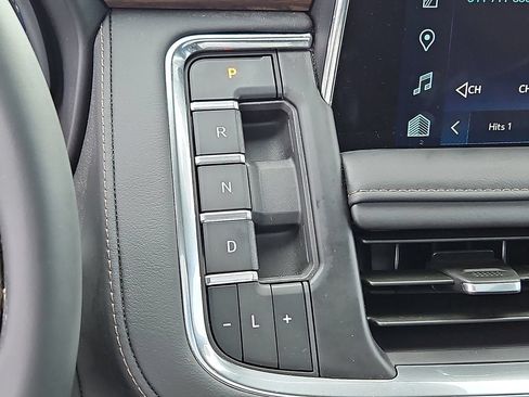 Certified 2024 Chevrolet Suburban High Country w/ Premium Package 2 AWD/4WD image 16