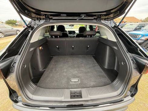 Used 2024 Chevrolet Trax LS w/ LS Convenience Package image 13