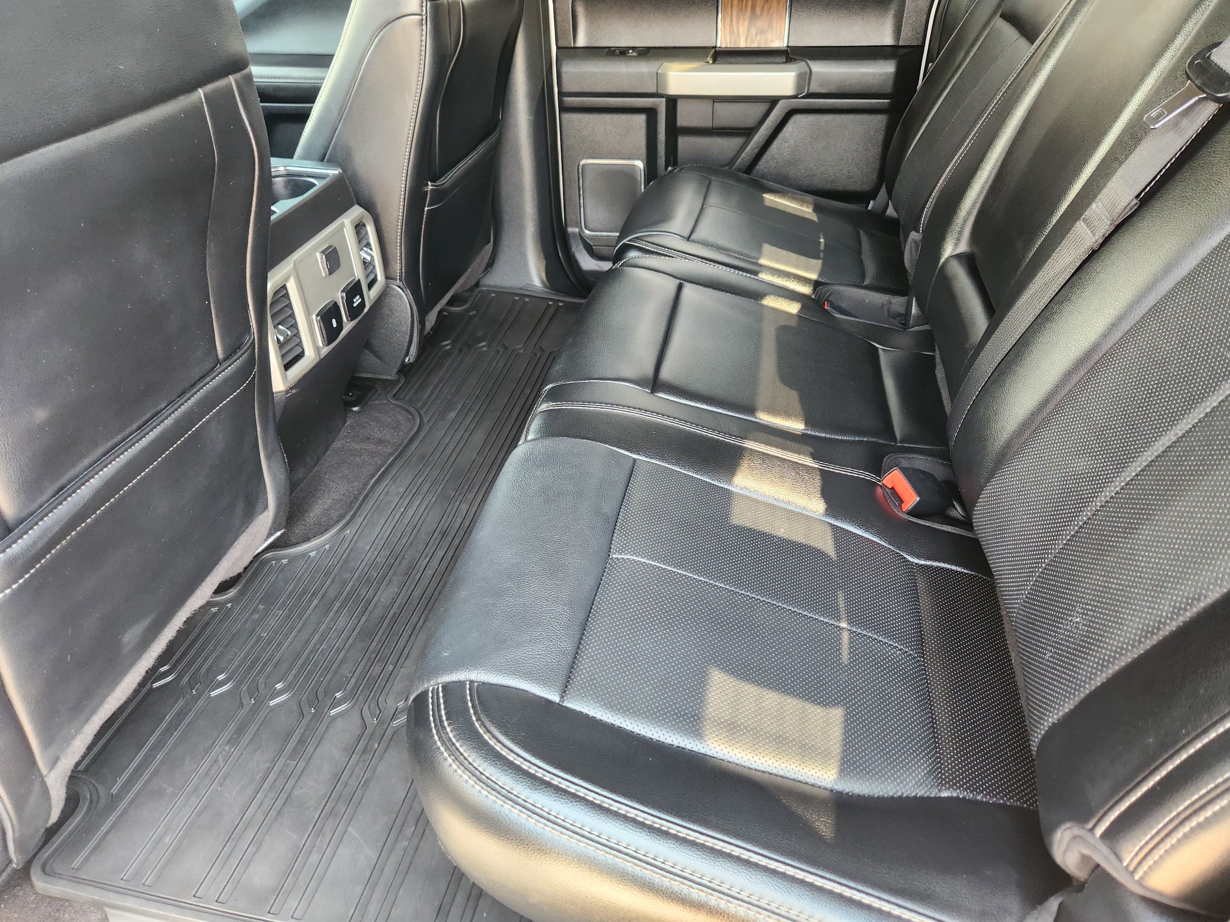 Used 2020 Ford F150 Lariat RWD image 29