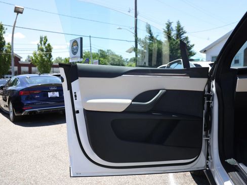 Used 2022 Tesla Model X AWD/4WD image 27