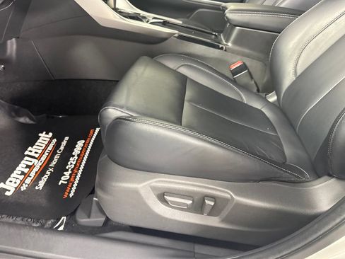 Used 2024 Mitsubishi Eclipse Cross SEL AWD/4WD image 11