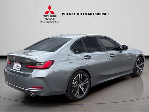 Used 2023 BMW 330i Sedan w/ Premium Package RWD image 6
