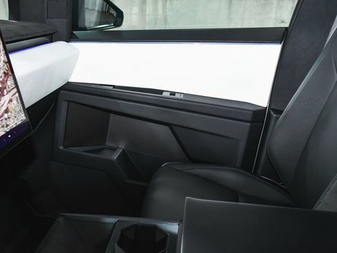 Used 2024 Tesla Cybertruck Cyberbeast AWD/4WD image 46