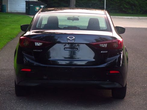 Used 2017 MAZDA MAZDA3 Sport FWD image 21