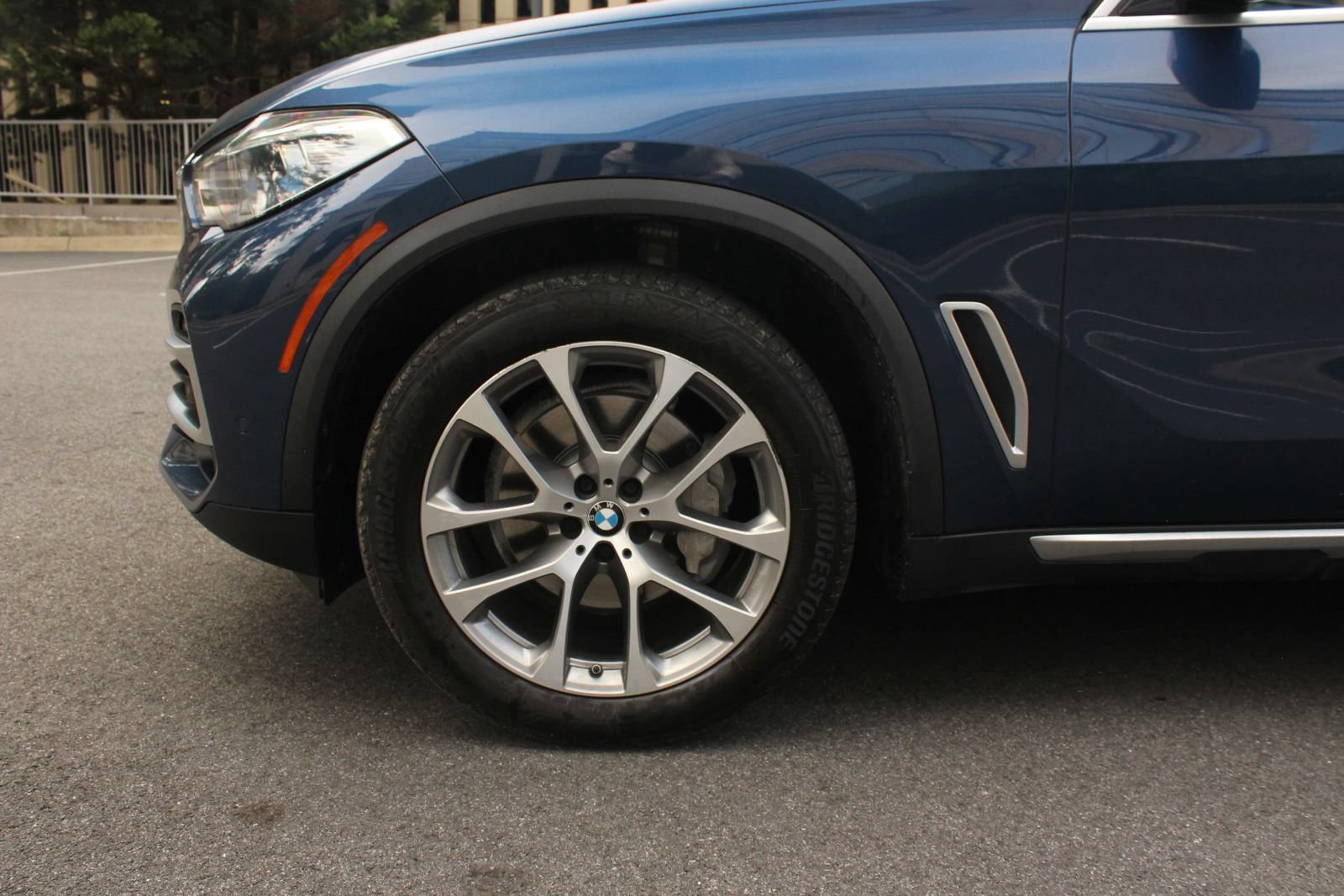 Used 2019 BMW X5 xDrive40i w/ Executive Package AWD/4WD image 11