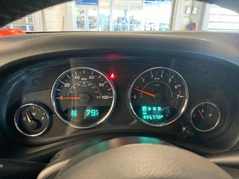Used 2015 Jeep Wrangler Unlimited Sport w/ Quick Order Package 24S AWD/4WD image 12