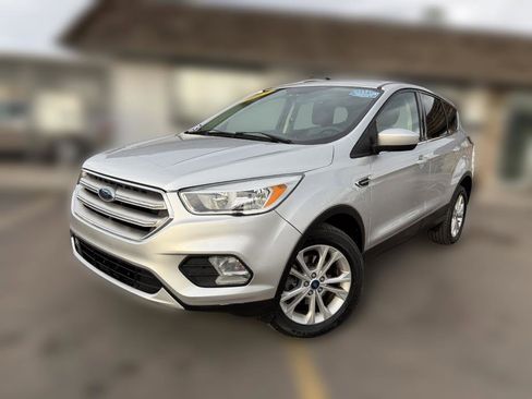 Used 2017 Ford Escape SE w/ SE Cold Weather Package image 1