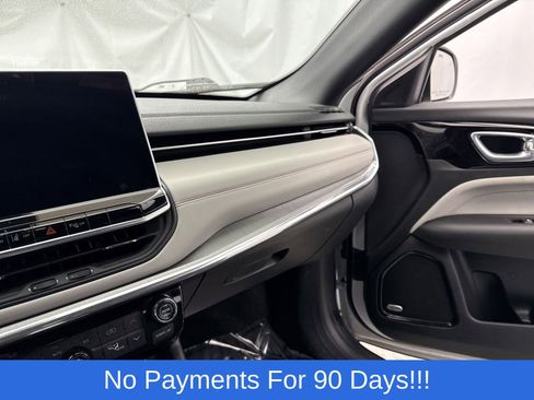 Used 2023 Jeep Compass Limited w/ Sun and Sound Group image 22