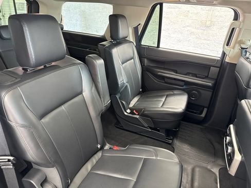 Used 2024 Ford Expedition XLT AWD/4WD image 42