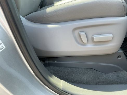 Used 2016 Toyota Sienna XLE w/ XLE Navigation Package FWD image 18