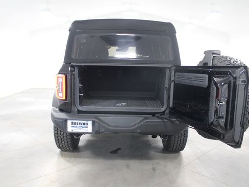 Used 2023 Ford Bronco Badlands image 15