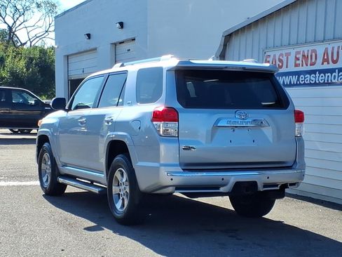 Used 2012 Toyota 4Runner SR5 AWD/4WD image 3