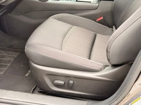 Used 2025 Nissan Altima 2.5 SV FWD image 21