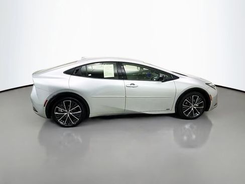 Used 2025 Toyota Prius XLE image 8