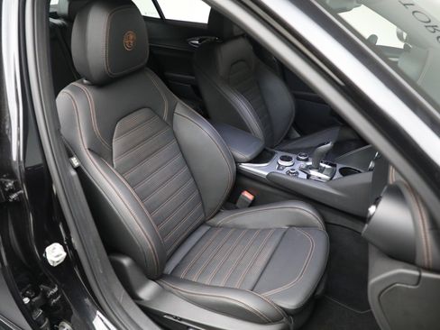 New 2025 Alfa Romeo Giulia Intensa w/ Driving Assist Package image 19