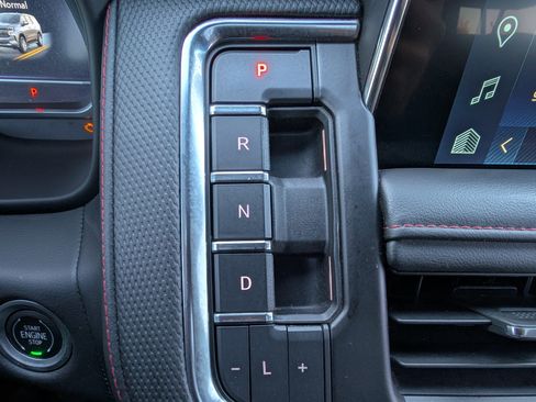 Used 2022 Chevrolet Tahoe RST w/ Luxury Package image 33