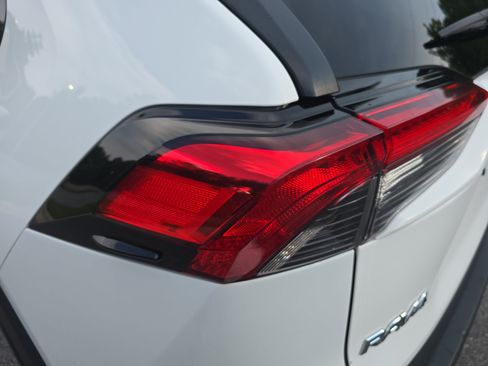 Used 2024 Toyota RAV4 XLE AWD/4WD image 36