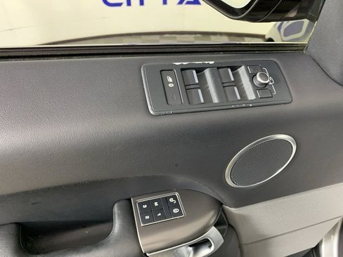 Used 2016 Land Rover Range Rover Sport SE image 14