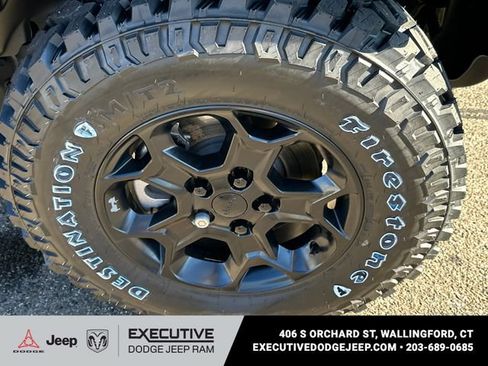 Used 2023 Jeep Wrangler Unlimited w/ Cold Weather Group AWD/4WD image 8