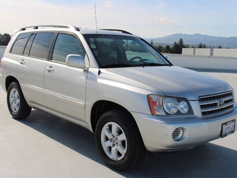 Used 2002 Toyota Highlander 2WD image 2