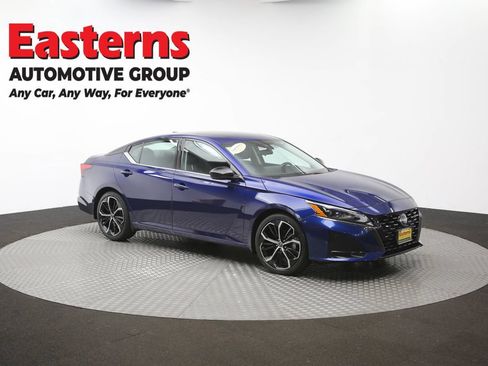 Used 2024 Nissan Altima 2.5 SR w/ SR Premium Package FWD image 50