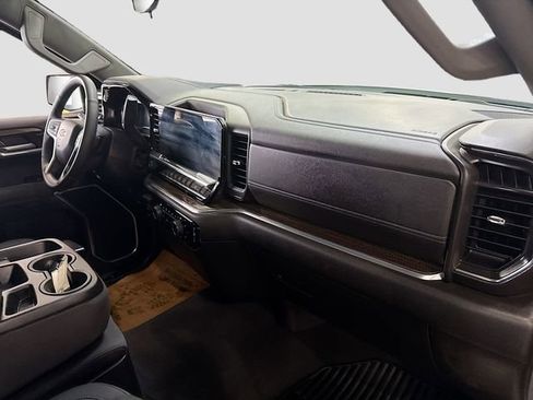 Used 2025 Chevrolet Silverado 1500 LT image 29
