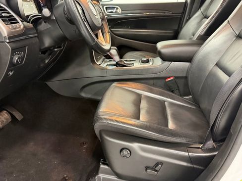 Used 2021 Jeep Grand Cherokee Limited image 10
