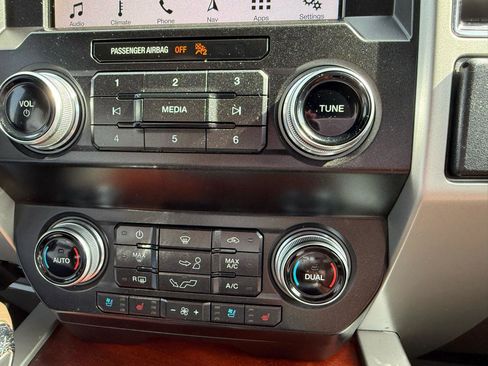 Used 2019 Ford F150 King Ranch w/ Equipment Group 601A Luxury RWD image 32