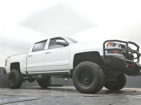 Used 2018 Chevrolet Silverado 1500 LT w/ All Star Edition AWD/4WD image 39