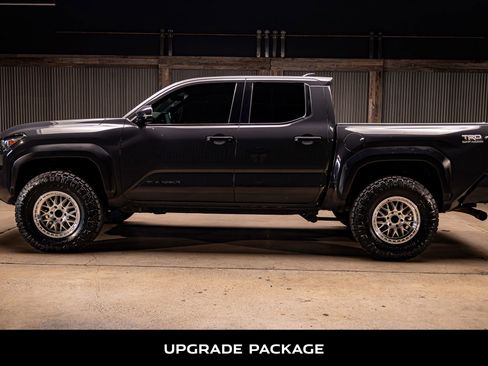 Used 2024 Toyota Tacoma TRD Off-Road image 6