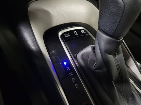 Used 2022 Toyota Corolla LE image 16