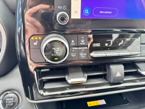 Used 2023 Toyota Highlander XLE image 36