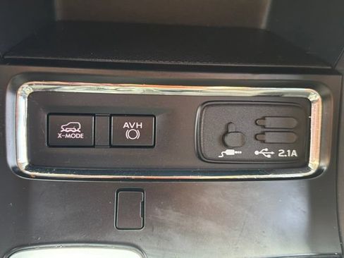 Used 2022 Subaru Ascent Limited AWD/4WD image 25