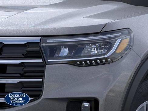 New 2026 Ford Explorer Active RWD image 18